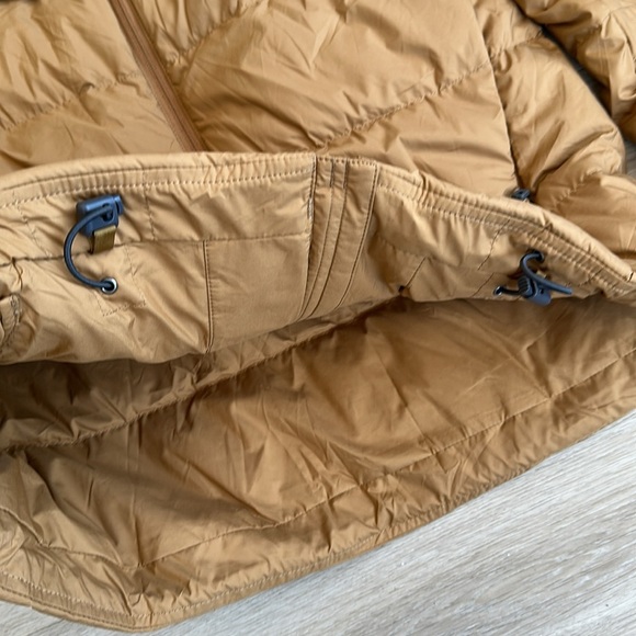 Patagonia Men's Silent Down Jacket - Picture 7 of 9